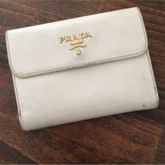 PRADAのサムネイル