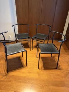 Cassina ixc.のスタッキングチェア　黒　座面は専門業者で本革に張替済 Cassina ixc.のスタッキングチェア 黒 座面は専門業者で本革に張替済