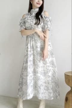 dazzlin 2WAYショルダーフラワーラッフルワンピースのサムネイル