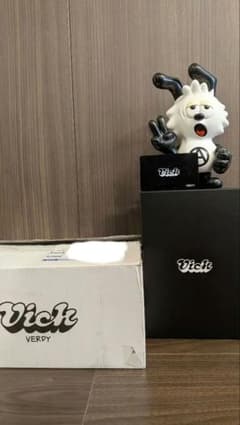 VERDY Vick フィギュア ComplexCon - メルカリ