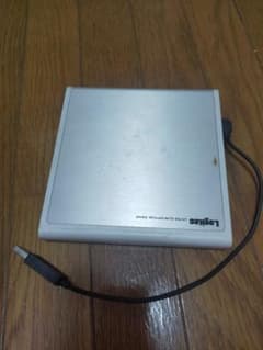DVDをパソコンに繋ぐもののサムネイル