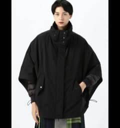 WOOLRICH × TOMORROWLAND ダウン ポンチョ ブラック - メルカリ