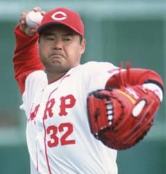 広島カープ 西山秀二 実使用キャッチャーミットのサムネイル