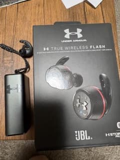 【充電器JBL Under Armour TRUE WIRELESS FLASHのサムネイル