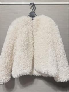 ZARA フェイクファー ショートジャケットのサムネイル