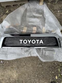 TOYOTA ハイラックスサーフ 185 グリルのサムネイル