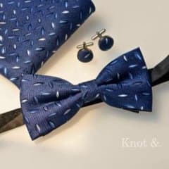 蝶ネクタイ 新郎の結婚式セット ブルー ポケットチーフ カフス セット