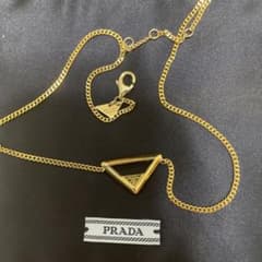 PRADA ゴールド トライアングル ネックレスのサムネイル