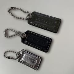 COACH タグ型チャーム 3個セット used 中古 中古品 美品 - メルカリ