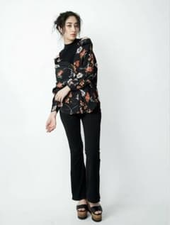 【値下げ中】EVRIS Flowerドッキングシャツのサムネイル