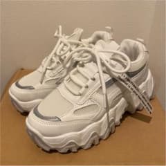 厚底スニーカーのサムネイル