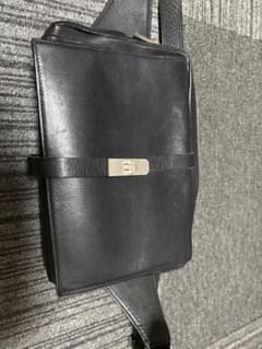 ✨極美品✨ M.U.L オイルレザー ボディバッグ／ショルダー 黒 本