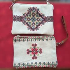 刺繍 ポーチ 2点セット ストラップ付きのサムネイル