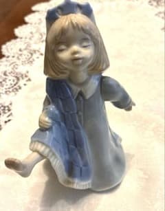 LLADRO 리야드로 꽃과 소녀 봄이 온 피규린 도기 인형