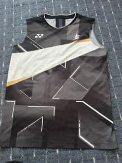 YONEX バドミントンウェア 黒/グレー/金のサムネイル