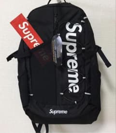 supremeリュックのサムネイル