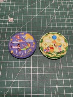 ディズニー　刺繍缶バッチ　ピーターパン　プーさん　2個セットのサムネイル