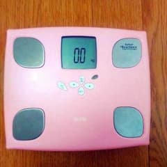 7月20日までsale！タニタの体重体脂肪計♥のサムネイル
