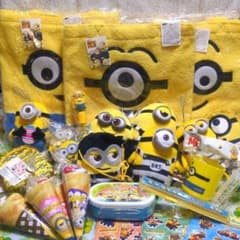 ミニオンズ　グッズ　まとめ売り　手提げバッグ　ポシェット　マスコット　弁当箱　他