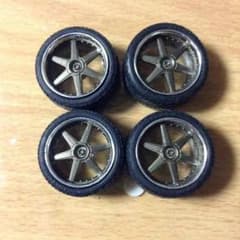 プラモデルのタイヤのサムネイル