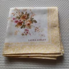 LAURA ASHLEY 花柄ハンカチ　大判　スカーフのサムネイル