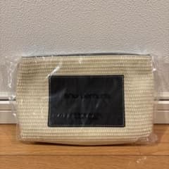 shu uemura ベージュ ポーチ(ノベルティ)のサムネイル