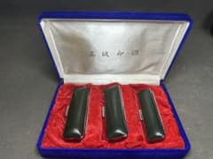 Exquisite seals, seal materials, ornaments, antique art, intricate craftsmanship, antiques, carvings, and craftwork.