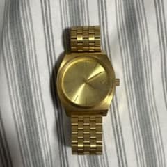 NIXON ゴールドカラー 腕時計のサムネイル