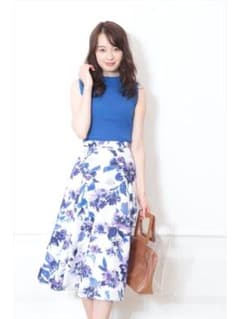 新品　JUSGLITTY　アートフラワープリント　スカートのサムネイル