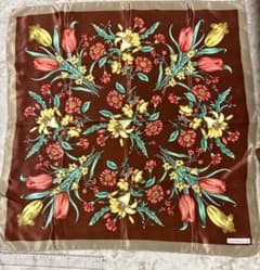 『Sunkyung Sa』茶色　花柄スカーフのサムネイル