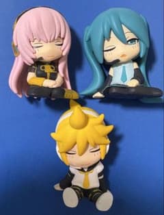 【値下げ可】肩ズン　初音ミク・巡音ルカ・鏡音レン　3個セットのサムネイル