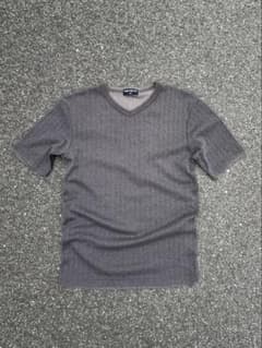 m*様 old UNIQLOグレー Vネック Tシャツ 半袖のサムネイル