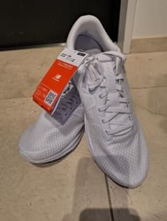 New Balance ホワイト ランニングシューズ27のサムネイル