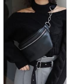 美品◯MURUA ウエストポーチのサムネイル