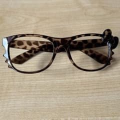【新品】キティちゃん だてめがね　ヒョウ柄のサムネイル