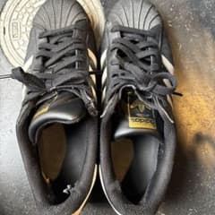 adidas SUPERSTAR ブラック×ホワイト スニーカーのサムネイル