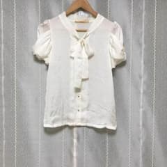 【美品】着用1度のみ！pink mousseux(ピンクムスー) リボンブラウスのサムネイル