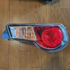 トヨタ86前期テールランプ右のサムネイル