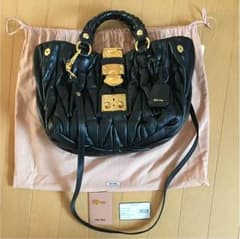 ◆ミュウミュウバッグ【黒】◆本物美品◆のサムネイル