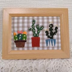 ハンドメイド サボテン 刺繍 フォトフレームのサムネイル