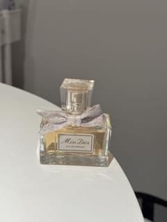 Miss Dior Eau de Parfumのサムネイル