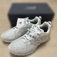 COMME des GARÇONS HOMME ホワイトスニーカー　限定　28 COMME des GARÇONS HOMME ホワイトスニーカー 限定 28 - メルカリ