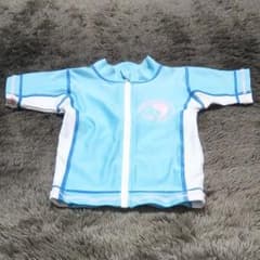 ラッシュガードのサムネイル