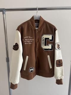 Carhartt スタジャン Mサイズ ブラウン・ホワイトのサムネイル