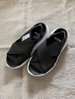 【ちょこさん専用】NIKE ナイキ サンダル 23cmのサムネイル