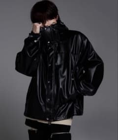 即完売】ADRERシンセティックレザーマウンテンパーカー ブラック