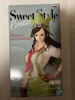 ONE PIECE 니콜로빈 레오 피규어