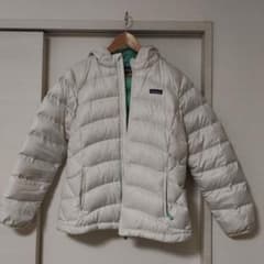 patagonia フード付きダウンジャケットのサムネイル