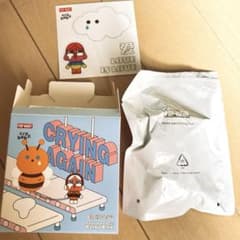 crybaby クライベイビーCRYING AGAIN PLUSH BADGEのサムネイル