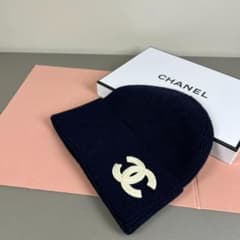 CHANEL ネイビー ロゴニット帽 CHANEL ネイビー ロゴニット帽 これだけでお洒落度UP】CHANEL☆ニット